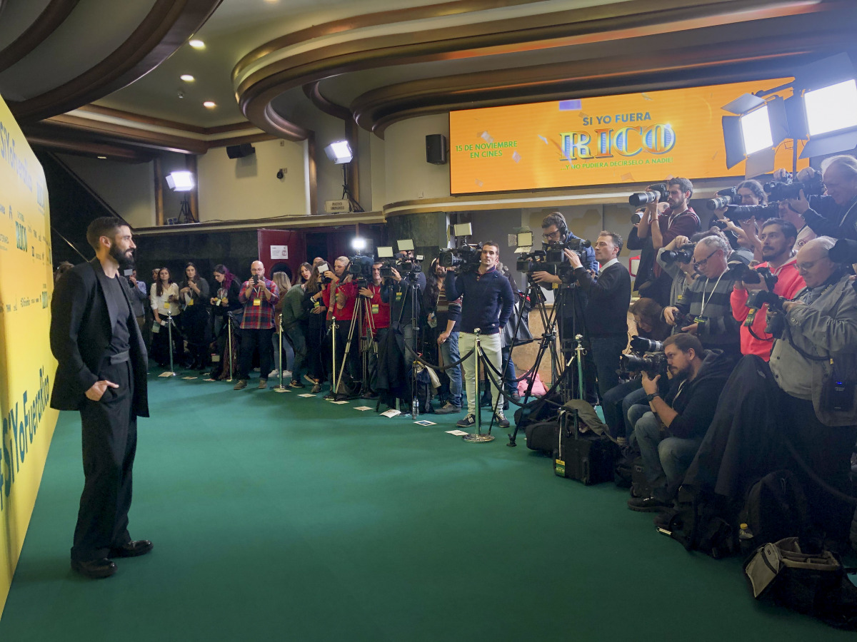 Premiere "Si yo fuera rico"