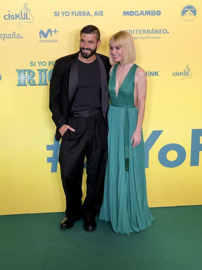 Premiere "Si yo fuera rico"