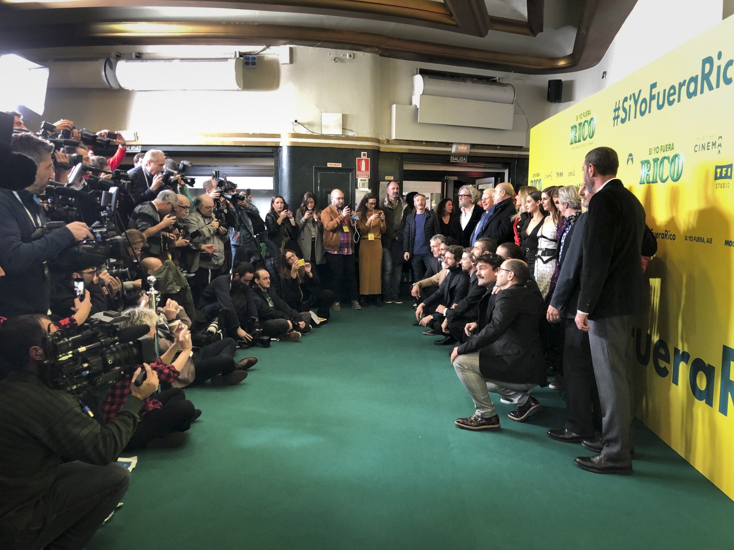 Premiere "Si yo fuera rico"