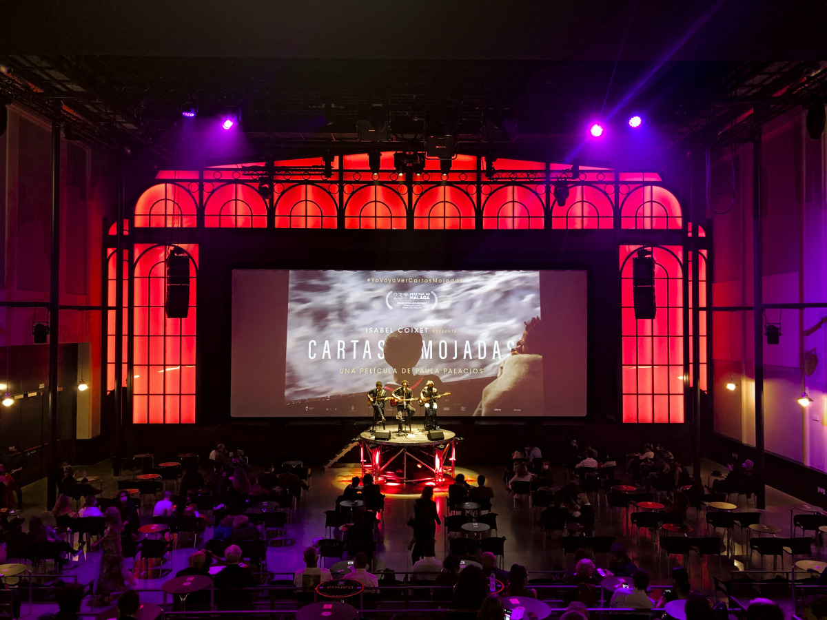 Premiere "Cartas Mojadas"