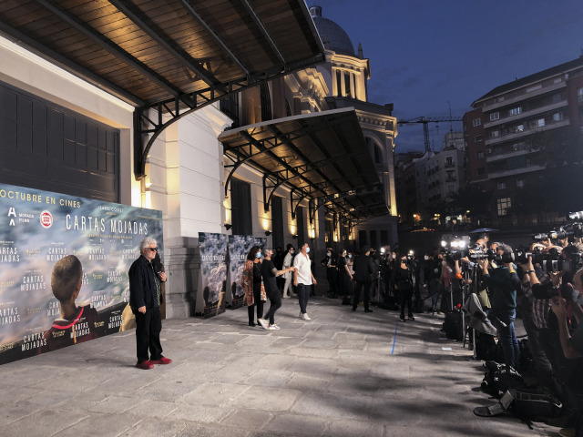 Premiere "Cartas Mojadas"