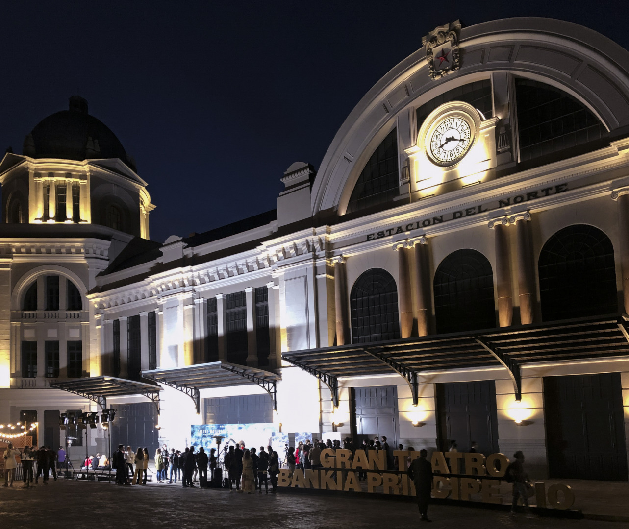 Premiere "Cartas Mojadas"