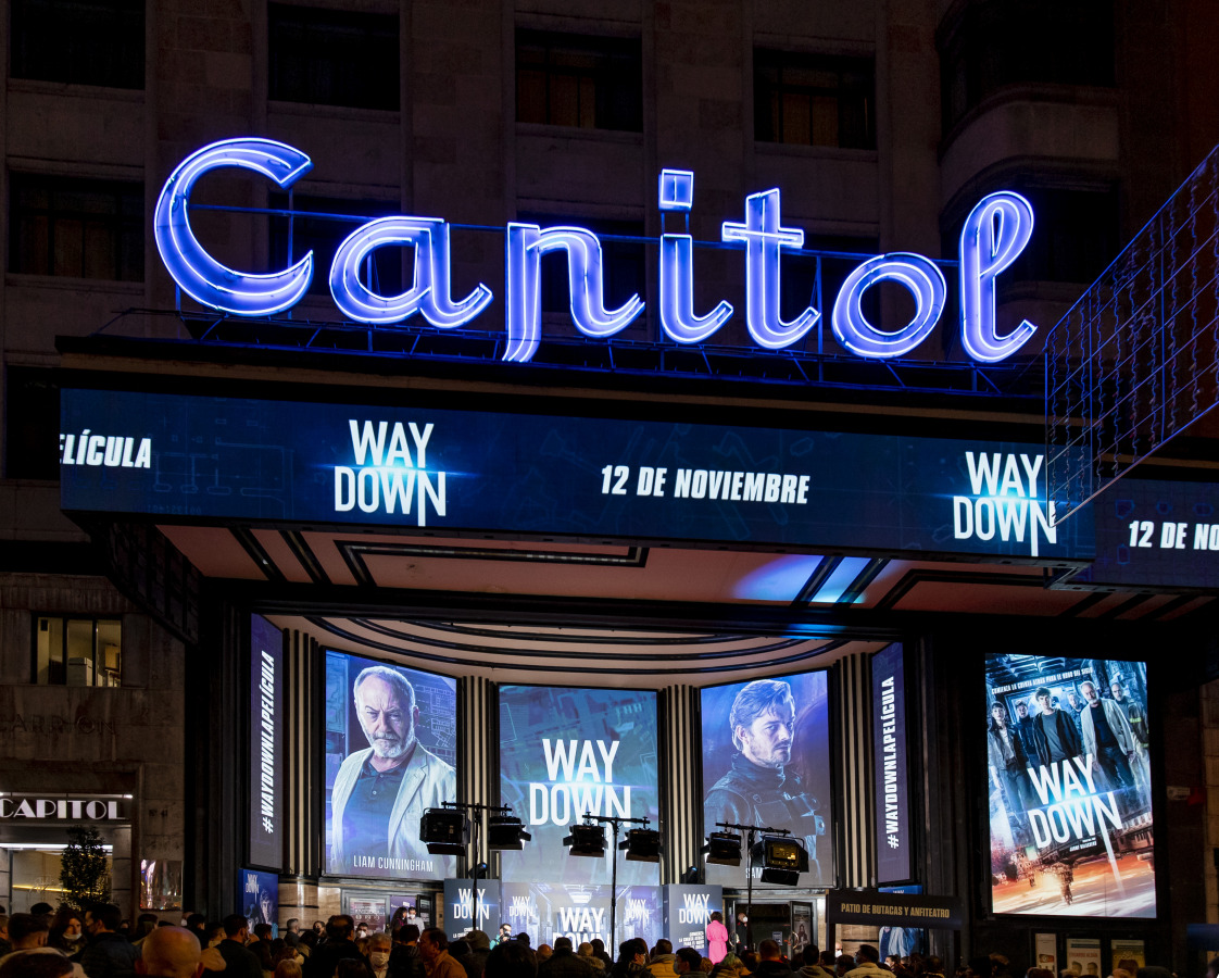 Premiere " Way Down"