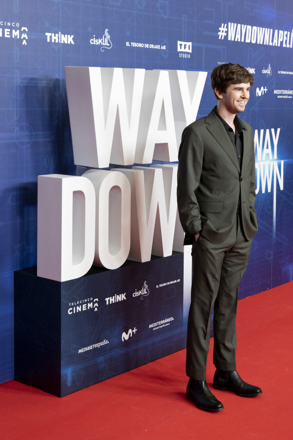 Premiere " Way Down"
