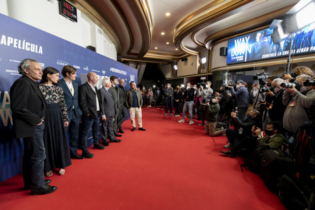 Premiere " Way Down"