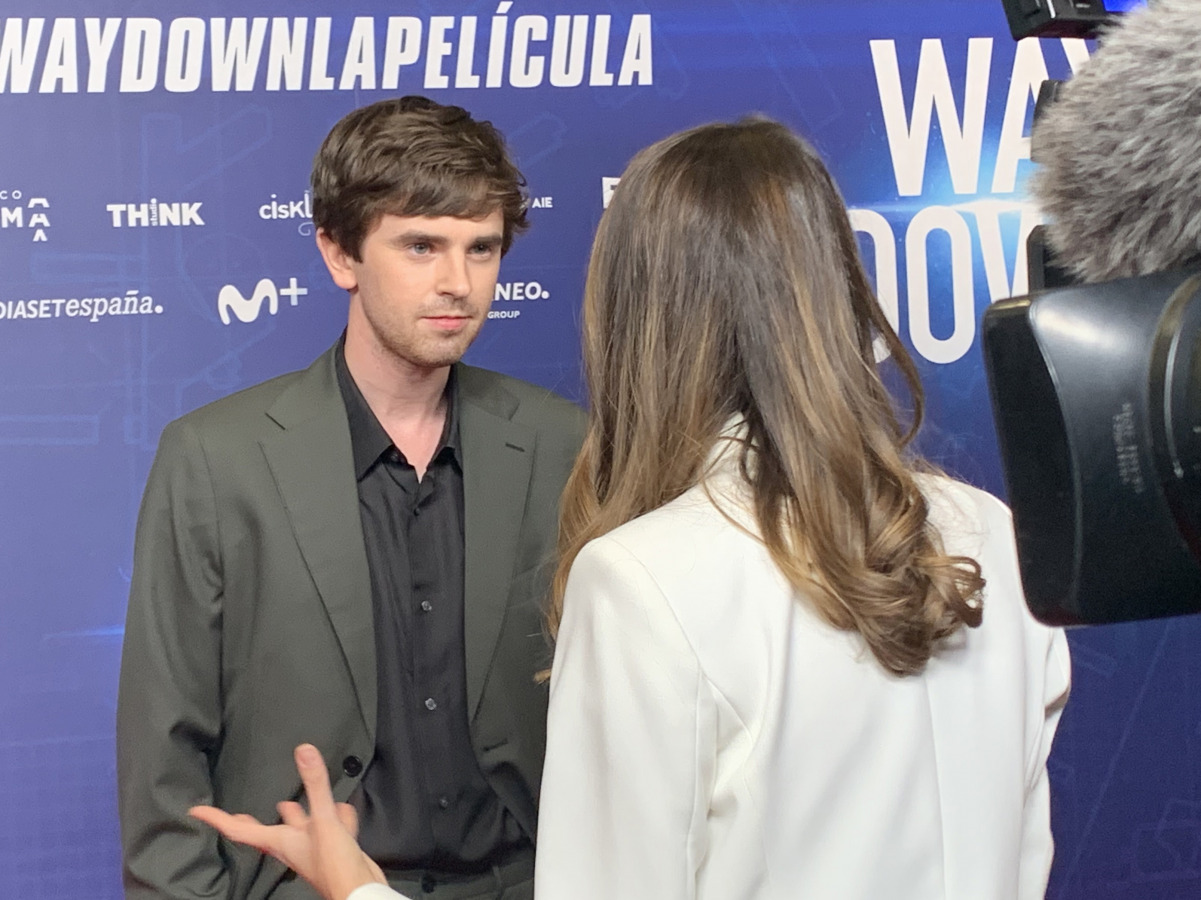 Premiere " Way Down"