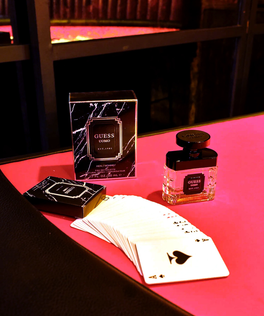 Presentacion del perfume Guess Uomo