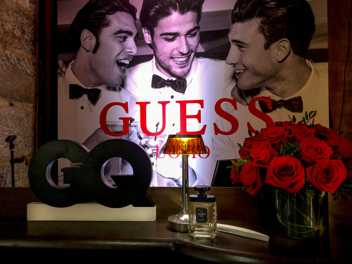 Presentacion del perfume Guess Uomo