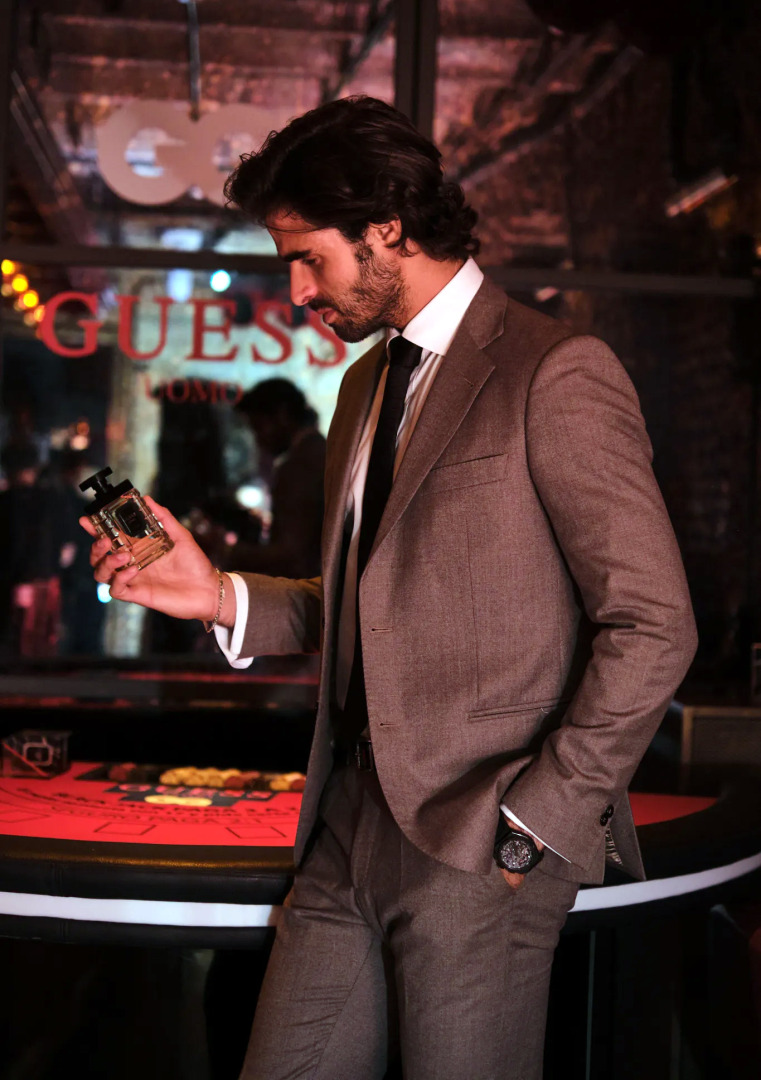 Presentacion del perfume Guess Uomo