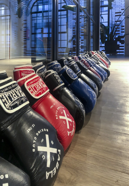 "Move with Lululemon"