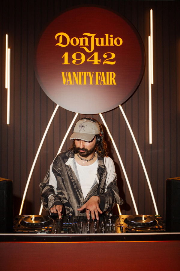 FIESTA VANITY FAIR