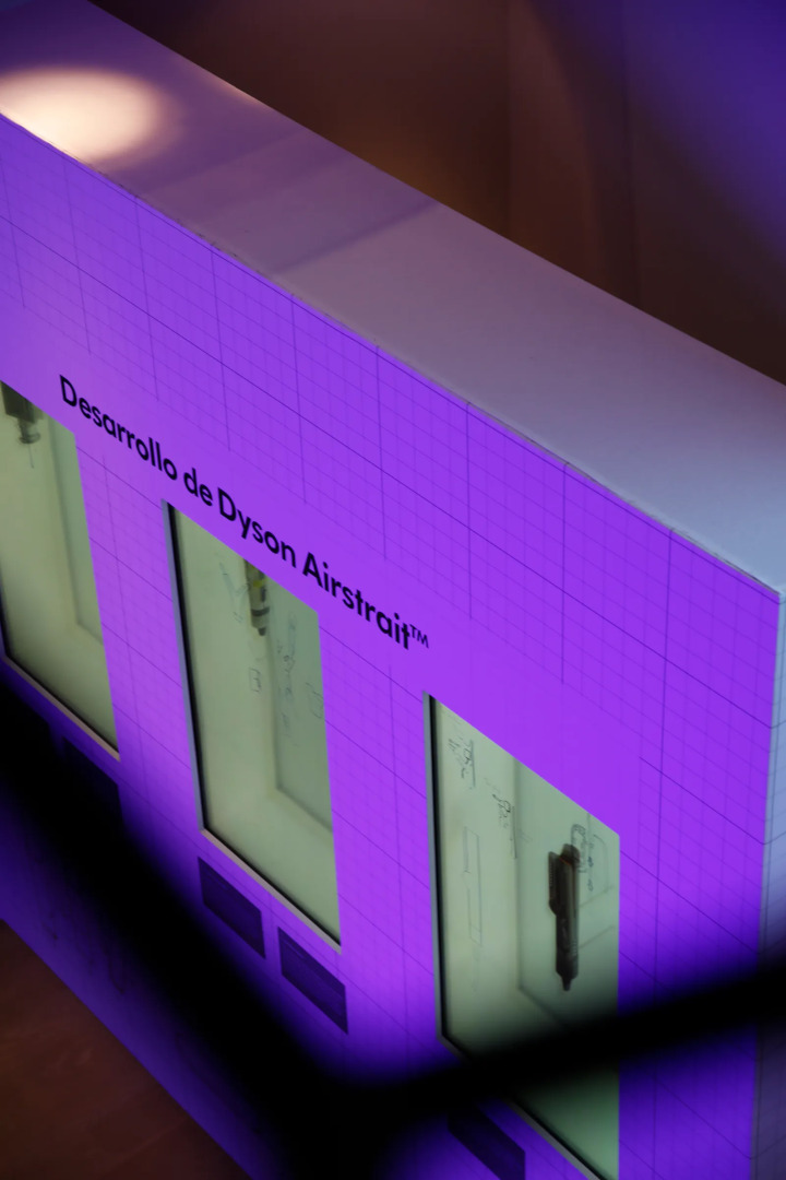 Dyson Experience Hub - Vogue España