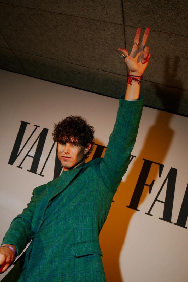FIESTA VANITY FAIR