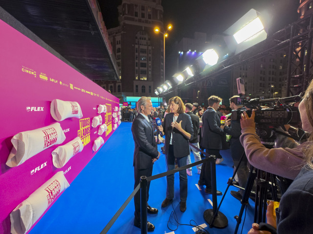 Premiere "Todos los lados de la cama"